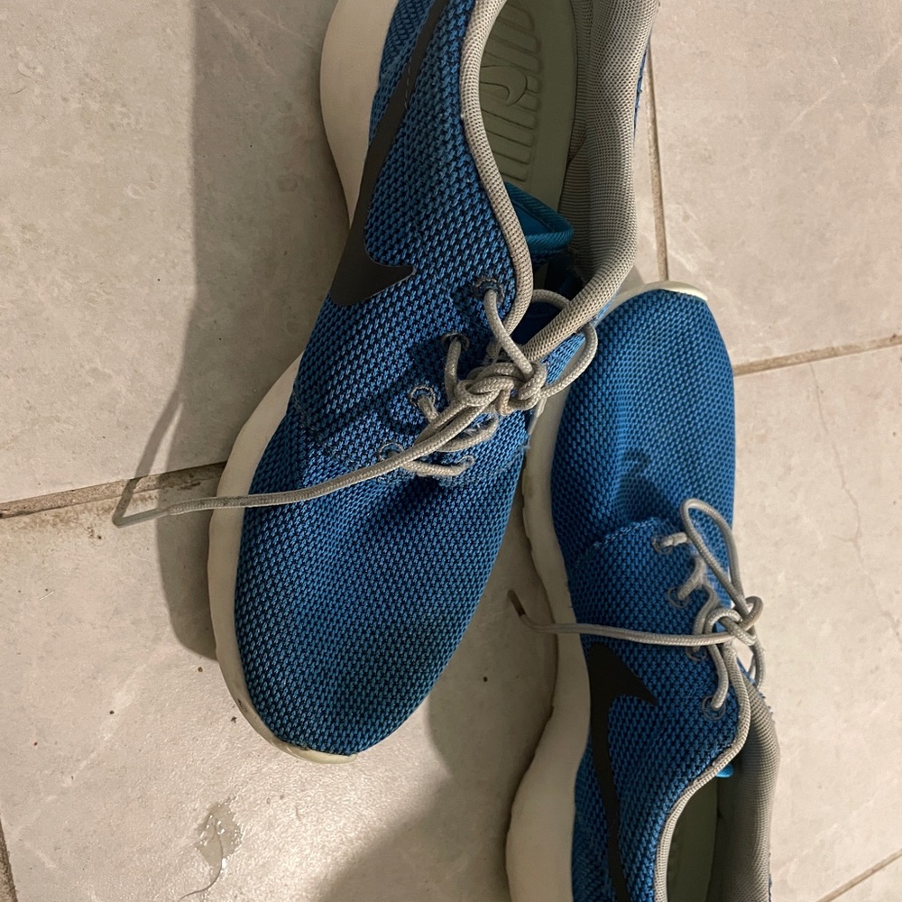 Blue Nike Running Shoes - Picture 3 of 7